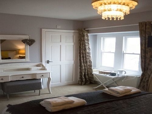 Eaton House 4* Pembroke