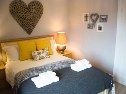 Eaton House Guest house Pembroke