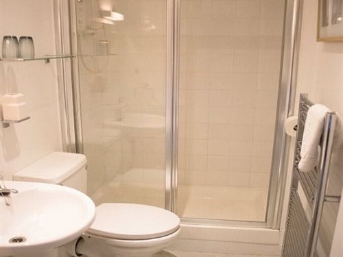 Eaton House Guest house 4*